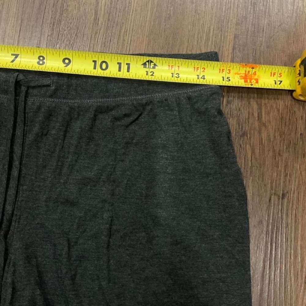 DKNY black rayon & spandex capri pants - Picture 4 of 6